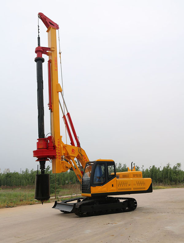 下面是山东利达小型旋挖钻机厂家给大家带来关于钻孔灌注桩建筑施工方法的相关内容，以供参考。